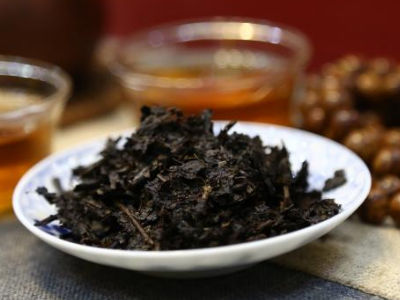 黑茶的功效與作用，長期喝黑茶有什么功效？