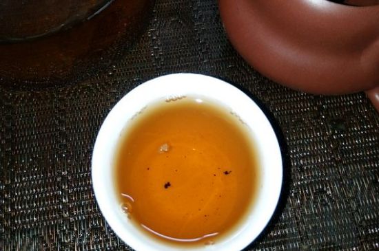 黑茶排濕毒的身體表現(xiàn)，喝黑茶排毒反應(yīng)癥狀