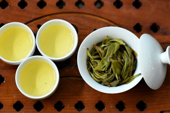 烏崠鴨屎香屬于哪類茶，鳳凰鴨屎香是紅茶還是綠茶？