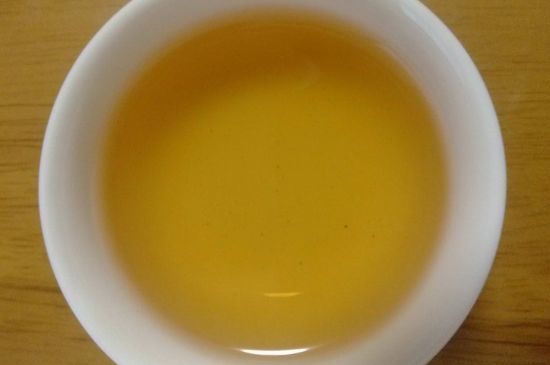 肉桂茶和大紅袍哪個(gè)貴，武夷山肉桂與大紅袍的價(jià)格比較
