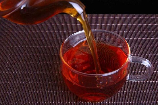 紅茶會(huì)加重濕氣嗎，喝什么茶能去除體內(nèi)濕氣