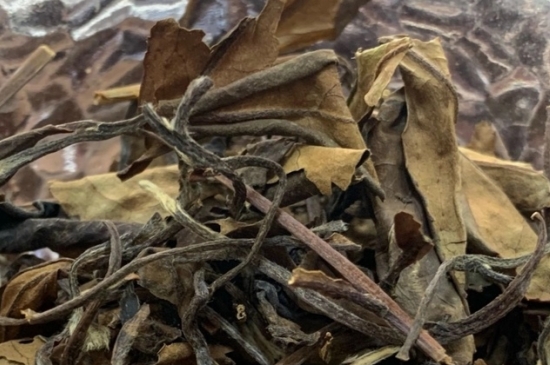老白茶上火還是去火？夏季喝煮的老白茶會(huì)容易上火！