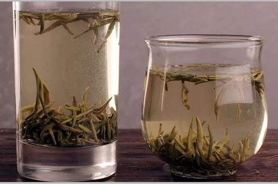 西湖龍井茶毫和發(fā)霉區(qū)別圖片，長霉的龍井茶葉會是什么樣？