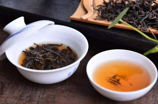 茯磚茶與普洱茶哪個好，茯茶和普洱茶口味區(qū)別