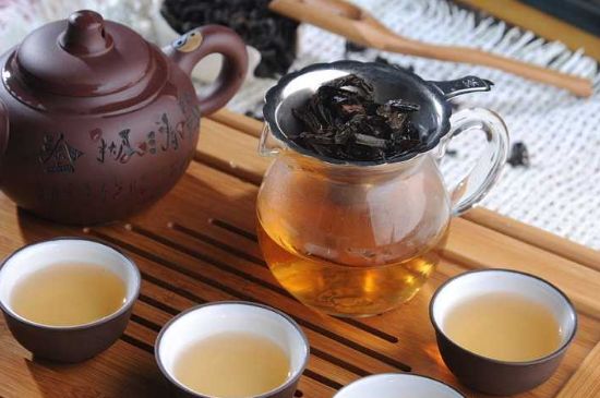 母樹(shù)大紅袍給誰(shuí)喝了，為什么母樹(shù)大紅袍叫三棵六株？