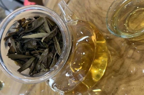 白茶三年為藥七年為寶的原理，為什么說一年茶三年藥七年寶？