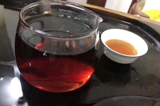 黑茶排濕毒的身體表現(xiàn)，喝黑茶排毒反應(yīng)癥狀