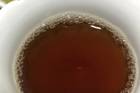 老白茶上火還是去火？夏季喝煮的老白茶會(huì)容易上火！