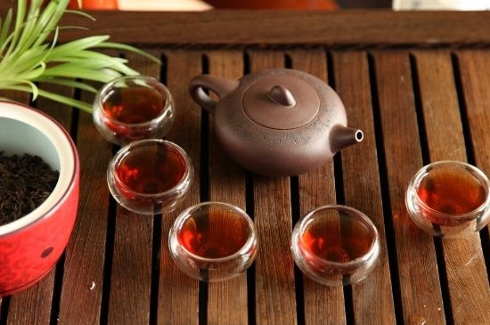 飯后多長時間喝六堡茶最好，六堡茶一天喝多少