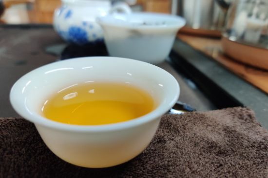 蜜蘭香好還是鴨屎香好，鳳凰單叢茶蜜蘭香和鴨屎香特點(diǎn)有哪些？