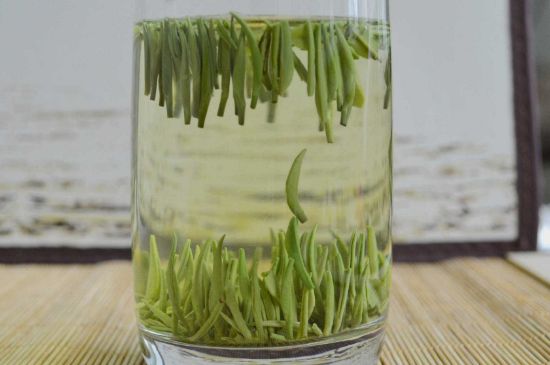雀舌和竹葉青的區(qū)別，雀舌對(duì)比竹葉青圖片