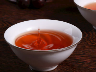 紅茶和綠茶的區(qū)別，常喝紅茶好還是綠茶好？